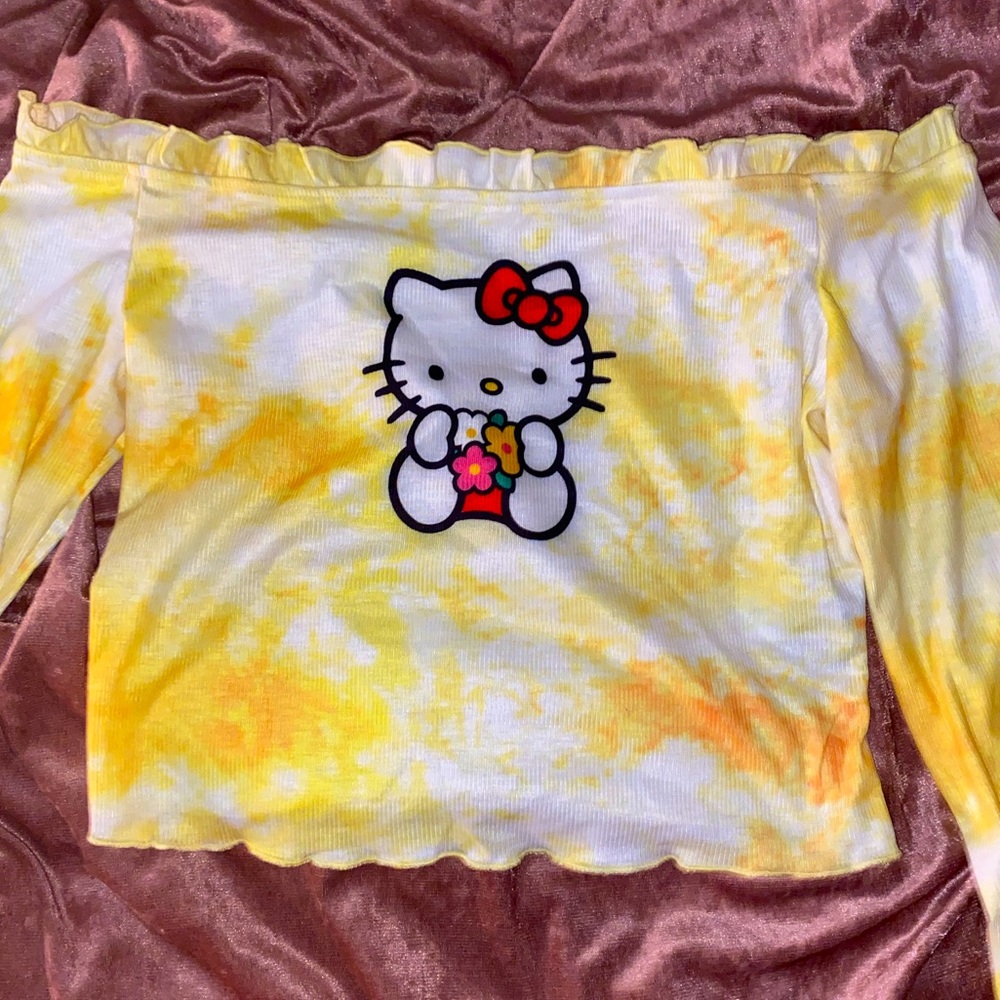 Hello Kitty Long Sleeve Crop Top💛💝💛